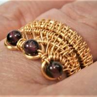 Ring handgewebt Granat poliert Spiralring verstellbar goldfarben wirework Daumenring Bild 3