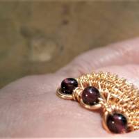 Ring handgewebt Granat poliert Spiralring verstellbar goldfarben wirework Daumenring Bild 4