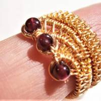 Ring handgewebt Granat poliert Spiralring verstellbar goldfarben wirework Daumenring Bild 5