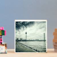 Düsseldorf, Mannesmannufer mit Fernsehturm und Altstadt, Foto auf Holz 22x22 cm, handmade Bild 3