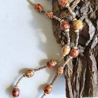 Lange Halskette aus Holzperlen Bild 1