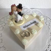 Geldgeschenk Hochzeit Herz Holz-Box Brautpaar Rosen Ringe personalisiert Namen Trauung Standesamt Flitterwochen kaufen Bild 1