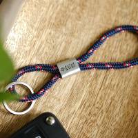 Schlüsselanhänger handgestempelt aus Segeltau | Wunschname | personalisierter Schlüsselanhänger | Vatertag | Geschenk Bild 1