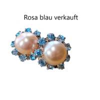 Ohrstecker handgemacht weiße Perle in glitzerndem blau Perlenohrringe pastell als Brautschmuck Bild 4