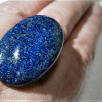Ring Lapislazuli dunkelblau mit 37 x 22 Millimeter großem Stein handgemacht als statementring verstellbar Bild 8