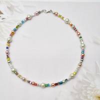 kurze bunte Kette mit verschiedenen Perlen aus Glas in zarten Pastellfarben, Pastelltöne, sommerliche Choker Halskette Bild 1