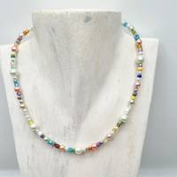 kurze bunte Kette mit verschiedenen Perlen aus Glas in zarten Pastellfarben, Pastelltöne, sommerliche Choker Halskette Bild 2