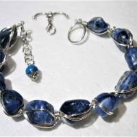 Armband blau weiß Sodalith Nuggets von 18 bis 22 cm verstellbar handgemacht wirework silberfarben boho Bild 4