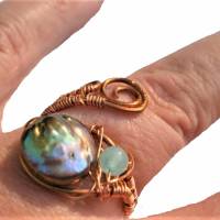 Ring taupe coin Perle 12 mm braun irisierend flach Achat pastell handgemacht verstellbar Spiralring kupfer Bild 1
