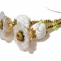 Ohrringe weiße Blüten goldfarben handgemacht Brautschmuck im boho chic Bild 1