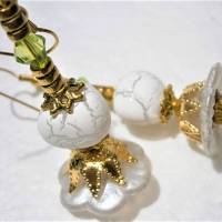 Ohrringe weiße Blüten goldfarben handgemacht Brautschmuck im boho chic Bild 6