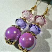 Ohrringe üppig funkelnd in lila flieder violett handgemacht goldfarben als Geschenk Unikat Bild 7