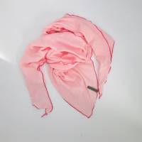 Grosses Dreiecktuch aus Musselin rosa mit pinkfarbenen Umrandung Bild 1