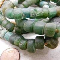 12 Stück rare nigerianische Glasperlen - grün - handgemachte afrikanische Glasperlen - ca. 10x10mm Bild 4