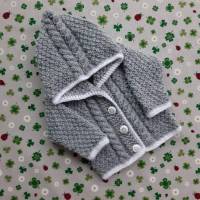 Strickjacke mit Kapuze ab Größe 50/56 bis Größe 86/92 Trachtenjacke für Mädchen Pullover mit Zopfmuster Taufe Bild 1