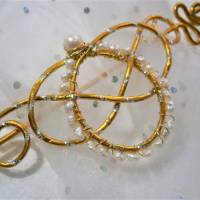 Tuchnadel mit Süßwasserzuchtperlen weiß an goldfarben celtic knot Brautschmuck Geschenk für sie Bild 9