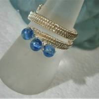 Ring blau handgewebt mit Quarz pastell Spiralring silberfarben verstellbar als Design Bandring wirework Daumenring Bild 2