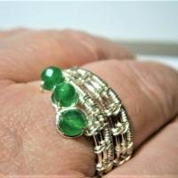 Ring grün handgewebt mit Quarz facettiert im Spiralring silberfarben als Design Bandring wirework Daumenring Bild 4