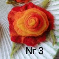 elegante Filzbrosche in Blütenform Bild 8