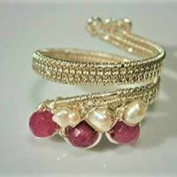 Ring handgewebt mit pink Achat und Keshiperlen weiß Spiralring wirework silberfarben Daumenring Bild 2