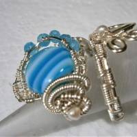 Ring mit Achat blau grau gestreift handgewebt petrol mit Keshiperlen weiß verstellbar spiralring Paisley bohho Bild 3