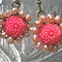 Ohrringe Blüte pink handgemacht mit schimmernden Keshiperlen rosa romantisch Brautschmuck Bild 2