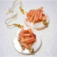Ohrringe pastell Koralle Ästchen in Perlmutt weiß apricot lachs handgemacht boho chic Strandhochzeit Bild 2