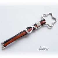 Schlüsselanhänger aus Leder mit Fisch - Geschenk,Lederanhänger,maritim,modisch,braun,grau Bild 2