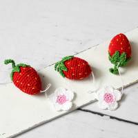 Erdbeeren & Blumen ~ Girlande | Sommer | Geschenkidee Bild 1