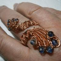 Ring handgewebt Kupfer rotgoldfarben mit Quarz blau im Spiralring verstellbar als Daumenring boho Bild 5
