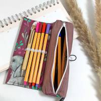Federmäppchen Studium mit Namen, kleines Stiftemäppchen personalisiert lila für Schule oder Uni, Stifteetui mit Gummiban Bild 1