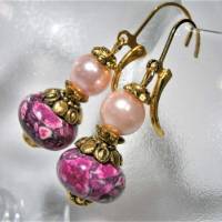 Ohrringe pink Mosaikjaspis handgefertigt violett grau an rosa Muschelperle im boho chic Bild 2