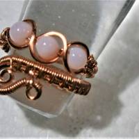 Ring handgewebt pink Opal rosa Spiralring Kupfer rosegoldfarben wirework Daumenring Bild 5