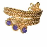 Ring handgewebt mit Mini Achat lila violett im Spiralring goldfarben wirework als Geschenk im boho chic Bild 1