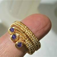 Ring handgewebt mit Mini Achat lila violett im Spiralring goldfarben wirework als Geschenk im boho chic Bild 4