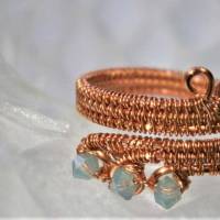 Ring mint pastell Kupfer hell handgewebt mit Mini Kristallen im Spiralring verstellbar rotgoldfarben Daumenring Bild 2