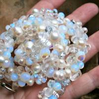 Perlenkette weiß mit Bergkristall und Mondstein Collier üppige Kette zur Hochzeit Brautschmuck Bild 3