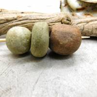 3 antike Stein-Perlen aus der Sahara - sandfarben, rotbraun - authentische Sahara-Steine Bild 4