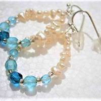Ohrringe Keshi Perlen weiß an Glas blau ombre handgemacht Brautschmuck Bild 2