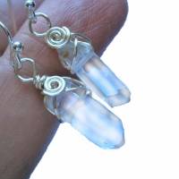 Ohrringe mit klaren Kristallspitzen handgemacht irisierend in silberfarben zum hippy look im boho chic Brautschmuck Bild 2