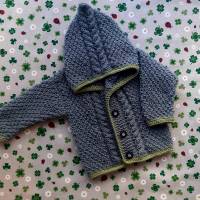 Strickjacke mit Kapuze ab Größe 50/56 bis Größe 98/104 trachtenjacke für kinder babykleidung taufkleidung geschenk Bild 4