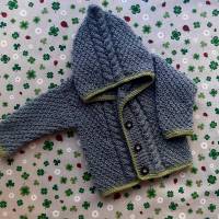 Strickjacke mit Kapuze ab Größe 50/56 bis Größe 98/104 trachtenjacke für kinder babykleidung taufkleidung geschenk Bild 7