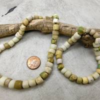 antike Glasperlen aus Djenné/Mali - dig beads Glas-Perlen mit Patina - weiß - kurzer oder mittlerer Strang Bild 2