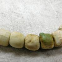 antike Glasperlen aus Djenné/Mali - dig beads Glas-Perlen mit Patina - weiß - kurzer oder mittlerer Strang Bild 5