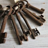 10 alte Schlüssel mit aufwändigen Bärten Vintage Bild 4