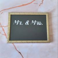 Bilderrahmen Mr & Mrs mit eurem Familiennamen und Datum/ Hochzeit Bild 1