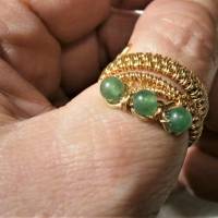 Ring mit Achat grün Spiralring goldfarben verstellbar Geschenk Hippy boho Daumenring Bild 3
