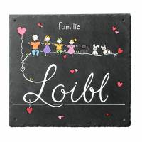 personalisiertes Schieferschild Familie, Familienschild Schiefer handbemalt, Namensschild Wunschfiguren, Hausschild Bild 1