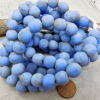 handgemachte Ethno-Glasperlen im Antiklook aus Indonesien, Hellblau - 10mm - Strang 60 Perlen - rustikal Bild 2