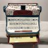 Zum Ruhestand: Typewriter Box Schreibmaschine mit Post-it-Block -  Sekretärinnen Abschiedsgeschenk Bild 2